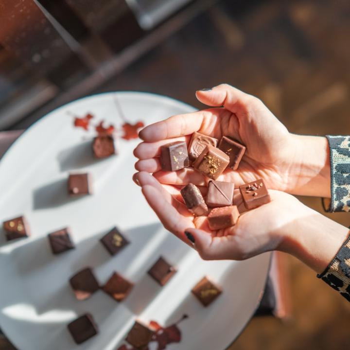 手作りお菓子で日持ちするものって何？バレンタイデーにぴったりなネイルデザイン