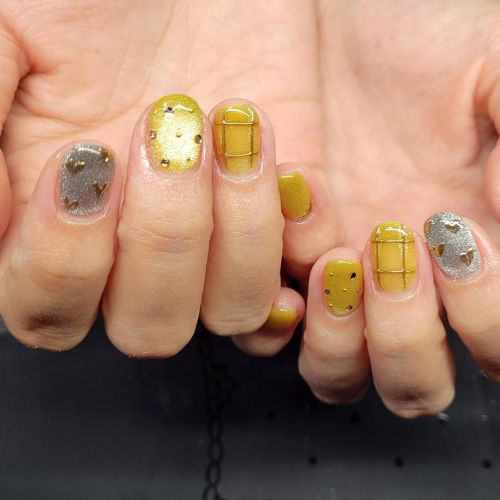 プロ直伝！マスタードイエローネイルで彩る周りと差がつく注目デザイン