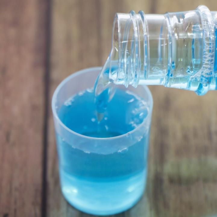うがい薬に虫歯予防の効果はある？うがいの役割やマウスウォッシュの注意点＆ジェルネイルの筆の洗浄方法を紹介