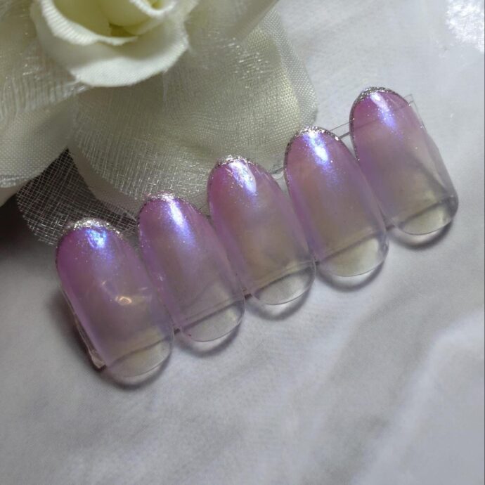 パープルのオーロラネイルのネイルチップ