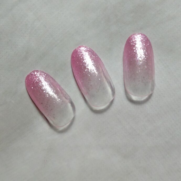 ミピンクラメのネイルチップ