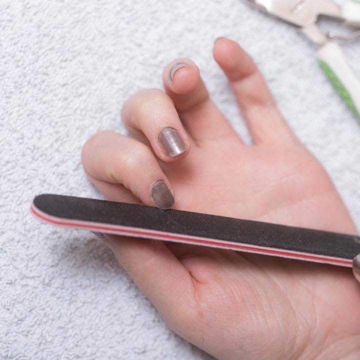 爪やすりと爪切りの違いとその使い方は？爪を短くするならどっちを使う？