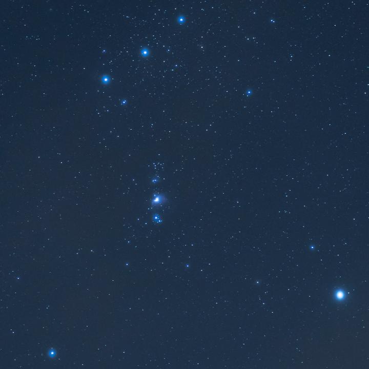 星座ネイルをセルフで！大人だってジェルで星のモチーフを使いたい