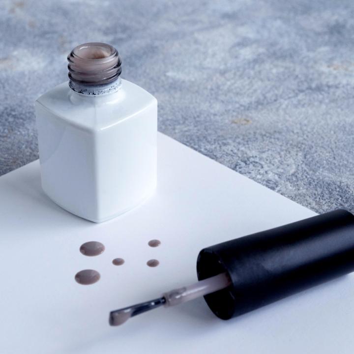 ジェルネイルのテクスチャーは固め・サラサラどっちが良いの？初心者におすすめなのは？