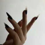 ロングネイルは不潔かを解説する記事のサムネ