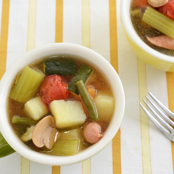 爪はビタミン不足も大敵！栄養たっぷりのベジブロスでお肌もキレイに