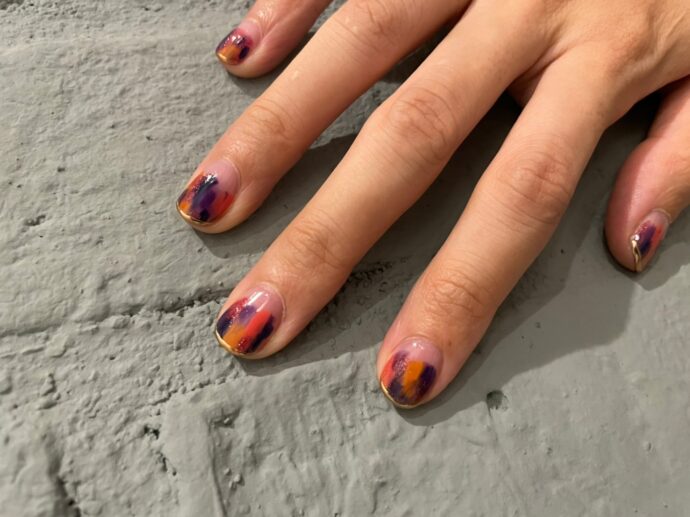クリアベースのニュアンスネイル