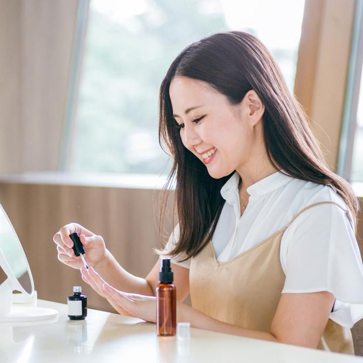 ジェルネイルでベースジェルなしはNG？ジェルのそれぞれの役割や必要な道具をチェック