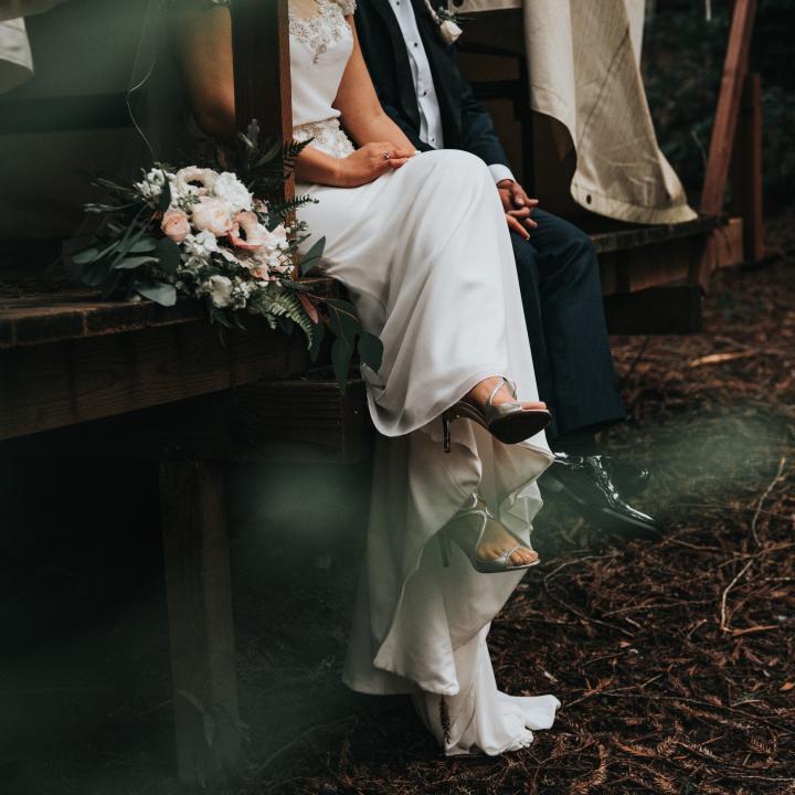 ブライダルネイルのタイミングはいつがおすすめ？結婚式はジェルネイル？マニキュア？