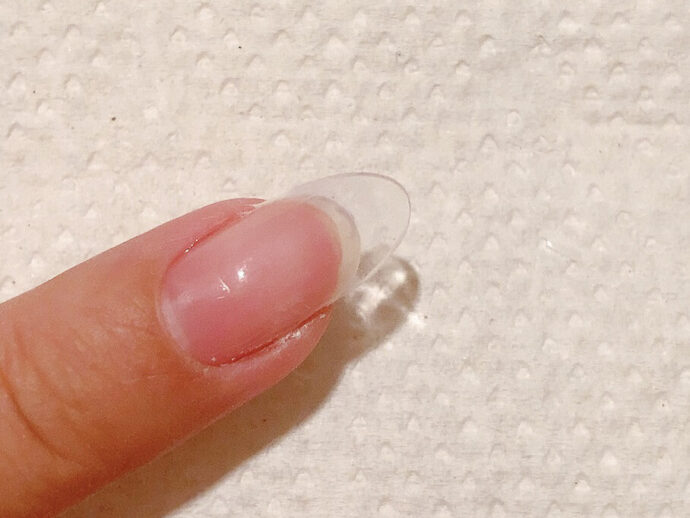 ジェルスカルプのエッジをネイルファイルで成形したあと