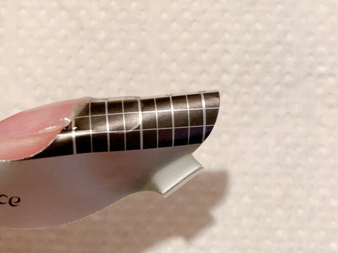 ビルダージェルを伸ばして横から見た図