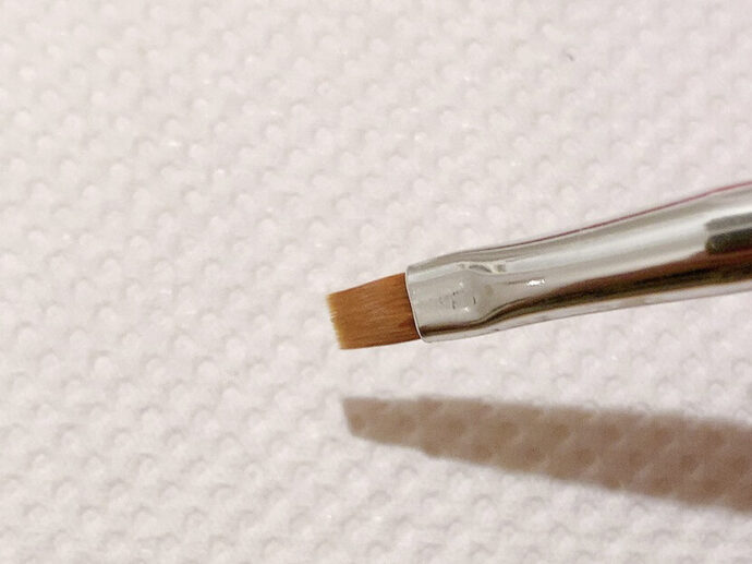 桜を手描きアートする時におすすめな幅の狭い平筆