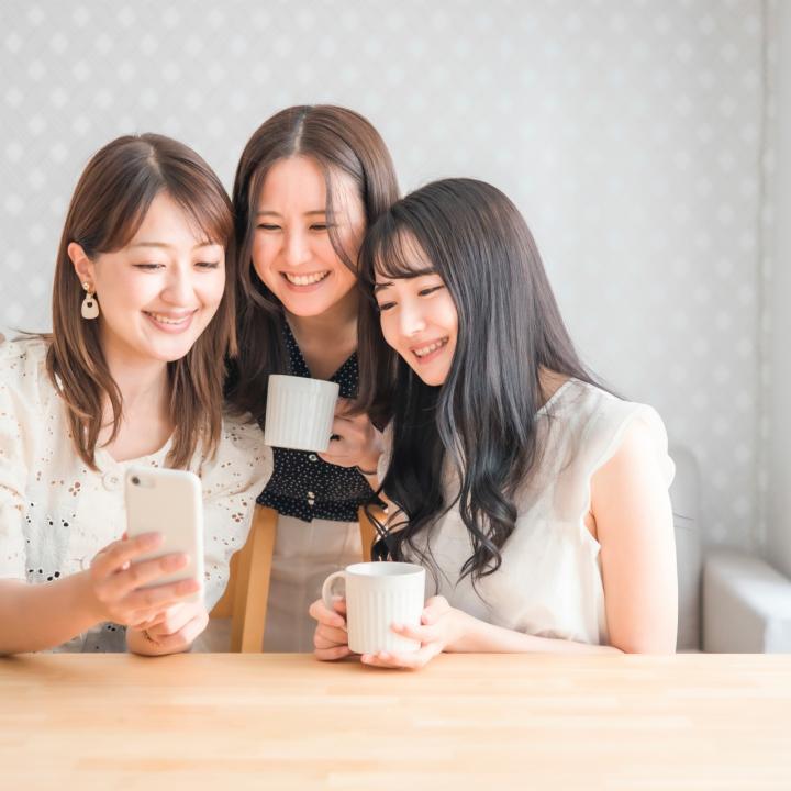 女性はネイルを褒められると嬉しいって本当？嬉しい言葉とその効果を解説