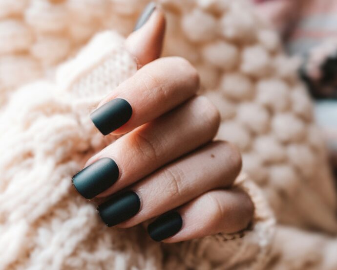 マットなブラックネイル