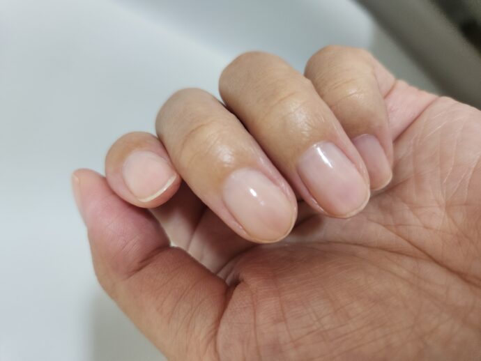 クリアネイルの手元のアップ