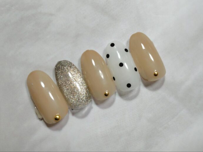 アート×スタッズで抜け感ストーンアートのチップ