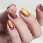 ブラウンとゴールドのマグネットネイル