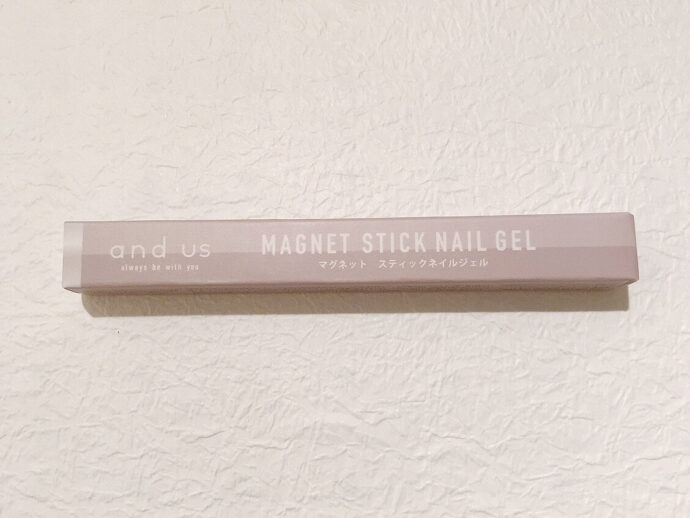 スリーコインズのマグネットスティックネイルジェルの写真