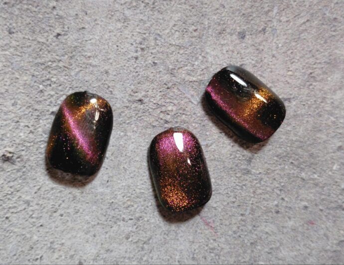 マグネットのミックスカラーネイル