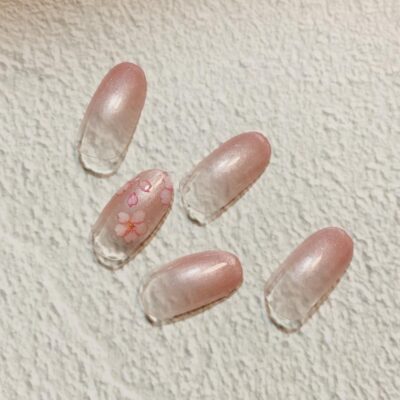 マニキュア派にもおすすめ！桜のシールデザイン