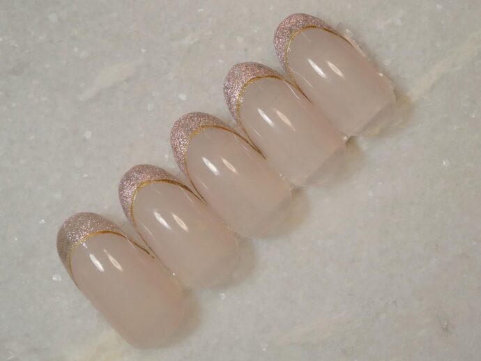 マグネットフレンチのネイルデザイン