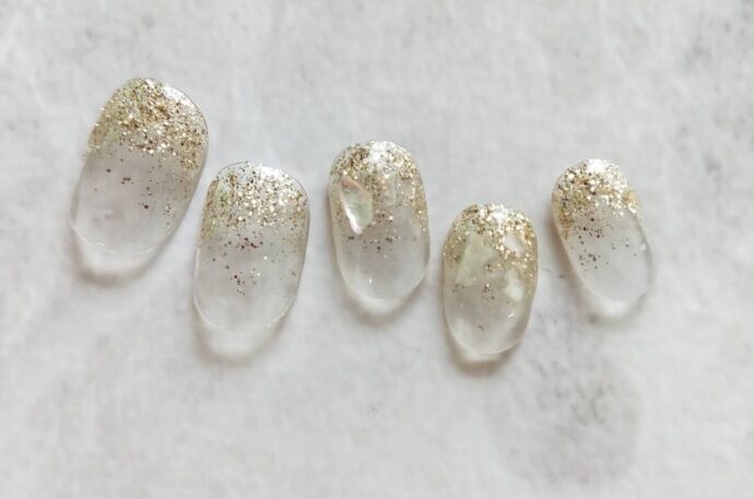 ゴールドやシルバーの混じったラメグラ