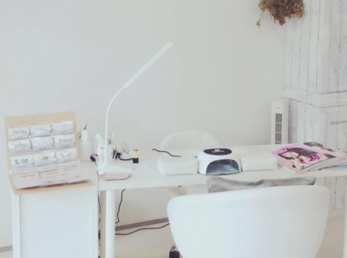 ネイルサロンに必要なものは？サロンオーナーや開業に必要な道具などを紹介