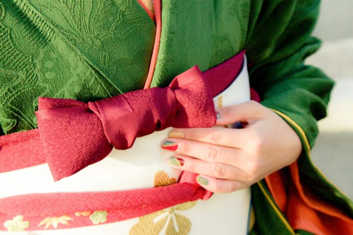 振袖とリンクしたネイルカラーとネイルデザイン