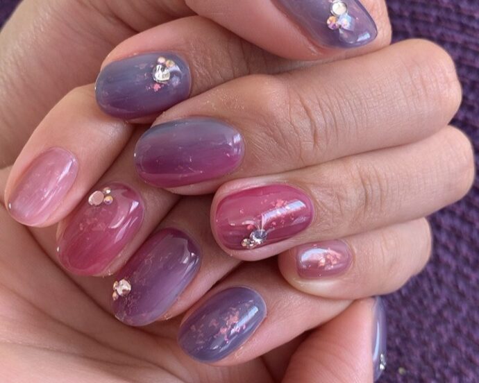 紫のシアーネイルデザイン