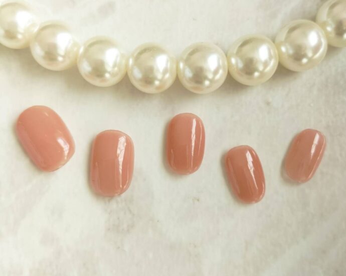 ピンクベージュのシンプルワンカラーネイル