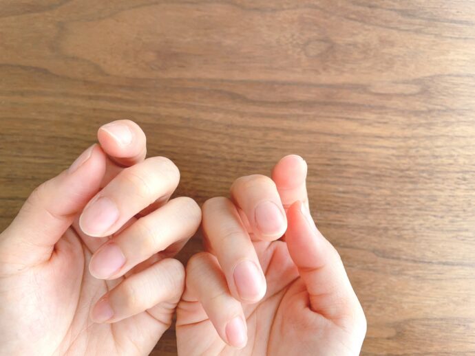 ネイルケア後の手元のアップ