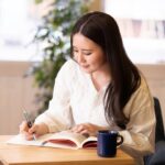 30代からでもネイリストになれるかを解説する記事のサムネイル