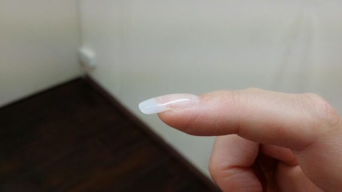 爪の長さ出しをしている画像