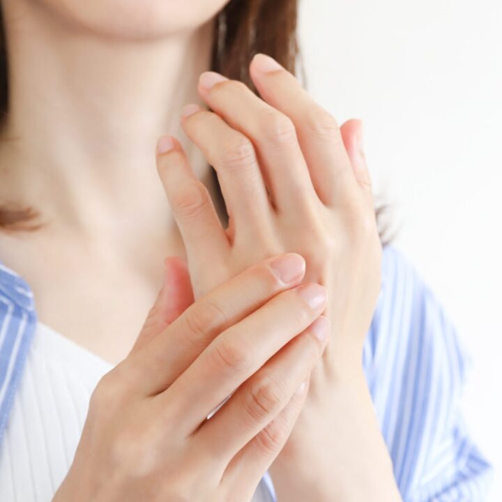 ネイリスト直伝！割れた爪の正しい補修方法と今すぐできる応急処置を解説
