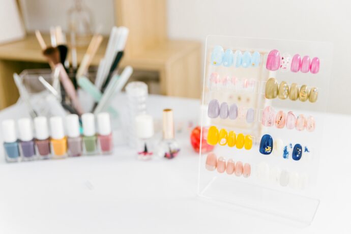 ネイルの道具とネイルチップ