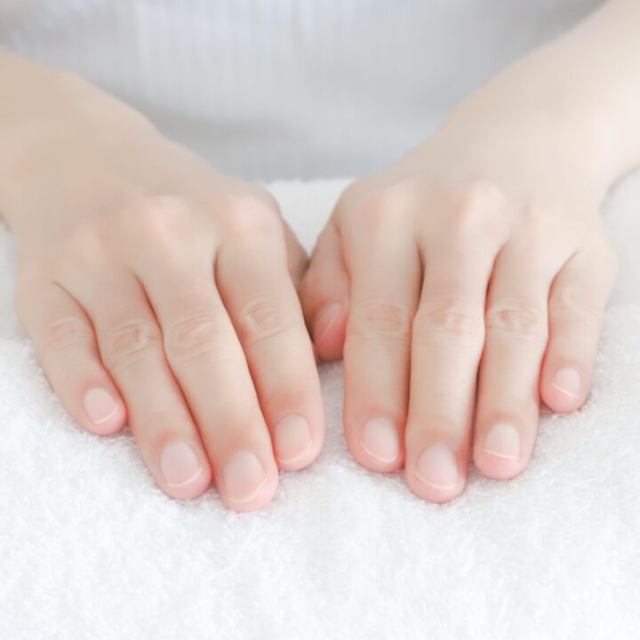 甘皮はどこまで切るのが正解？ネイルケアで正しい甘皮処理のやり方を紹介