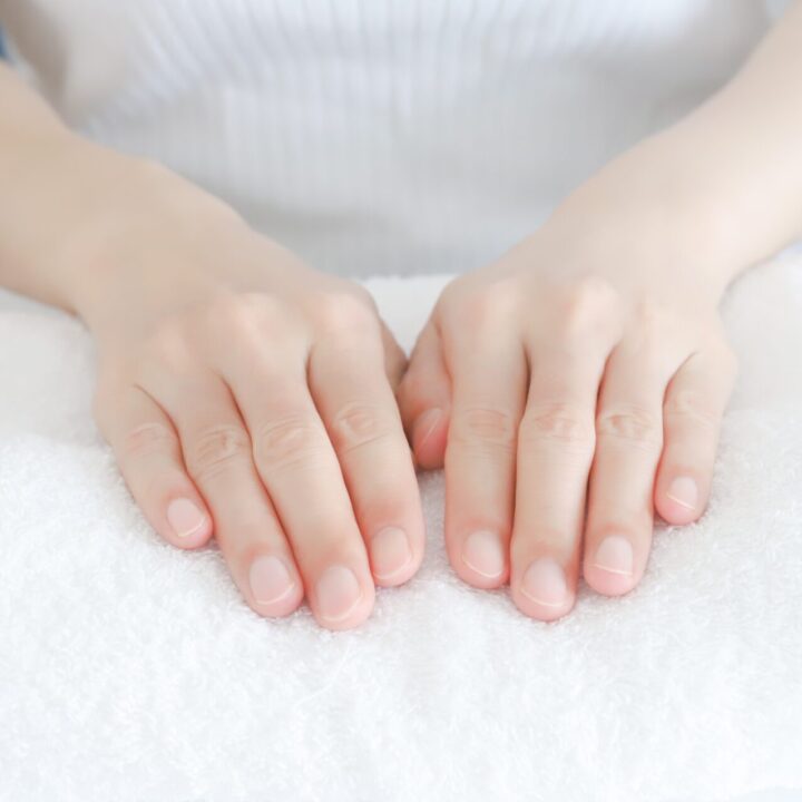 甘皮はどこまで切るのが正解？ネイルケアで正しい甘皮処理のやり方を紹介