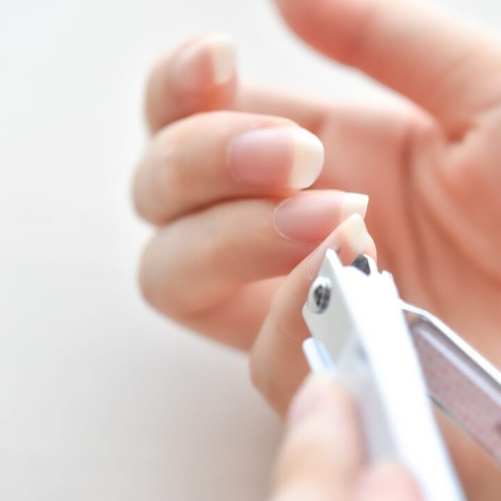 綺麗な爪の切り方は？爪切りを使ったセルフネイルケアで爪の形を整えていこう！