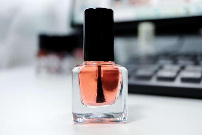 デスクに乗ったベースコート