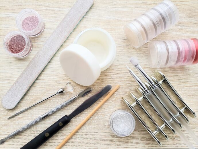 セルフネイルの道具が広がった様子