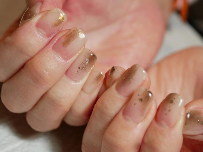 塗りかけミラーニュアンスネイル