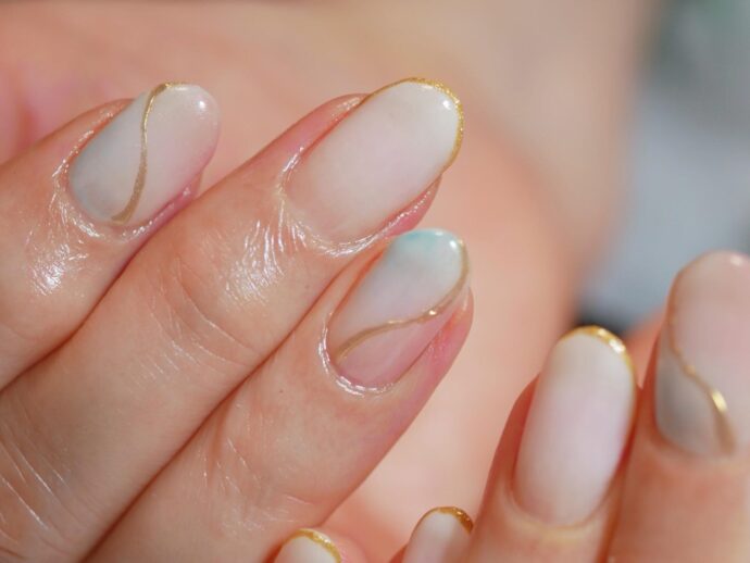 細めミラーラインネイル