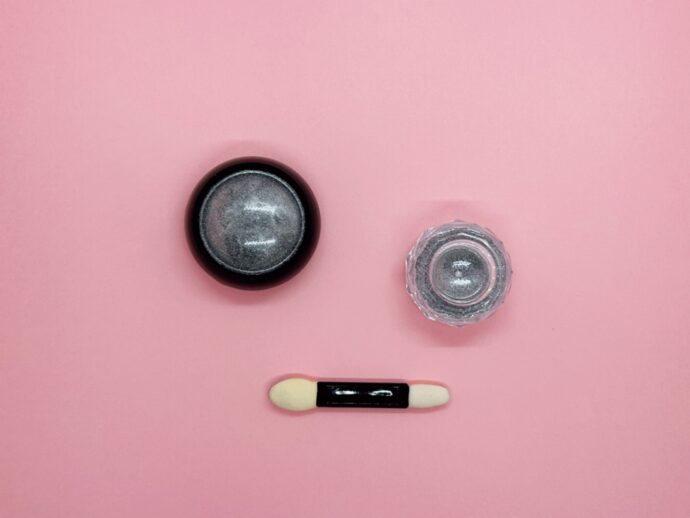 ネイル用ミラーパウダーとチップ