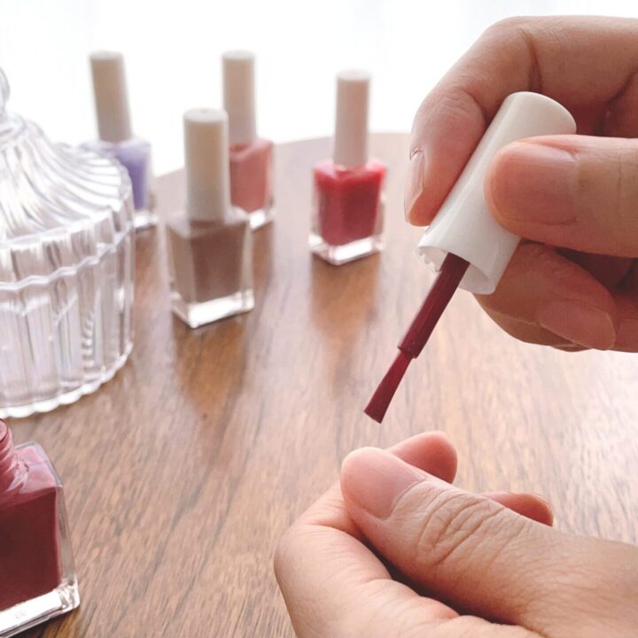 マニキュアの匂いがいつまでも取れない！部屋の気になる臭いを消す方法