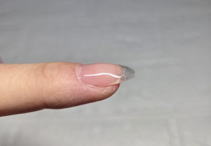 ビルダージェルで長さだしした爪