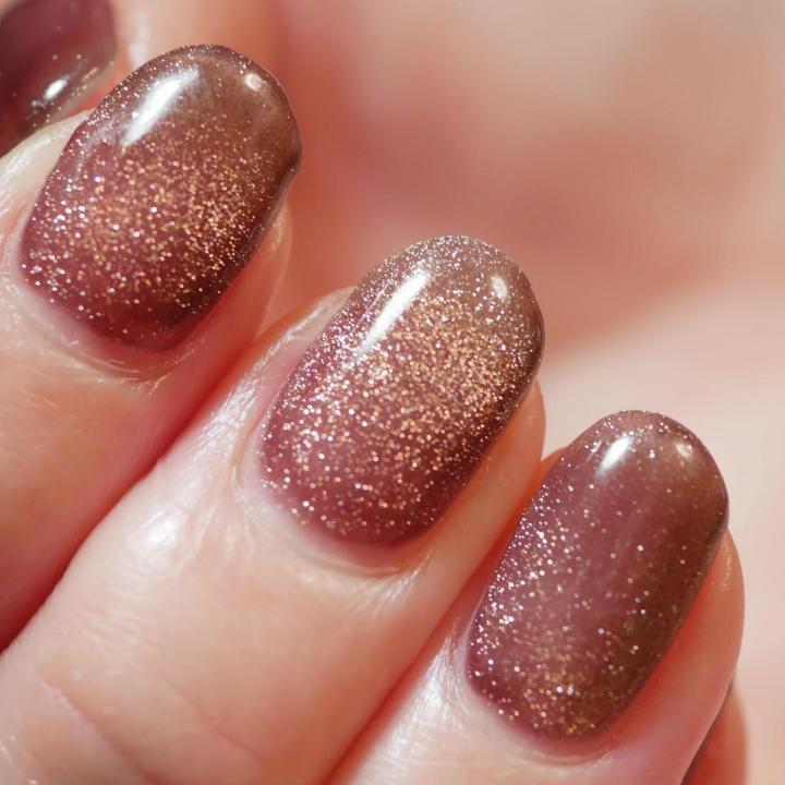 マグネットネイルのベースカラー徹底解説！最旬おすすめ組み合わせガイド