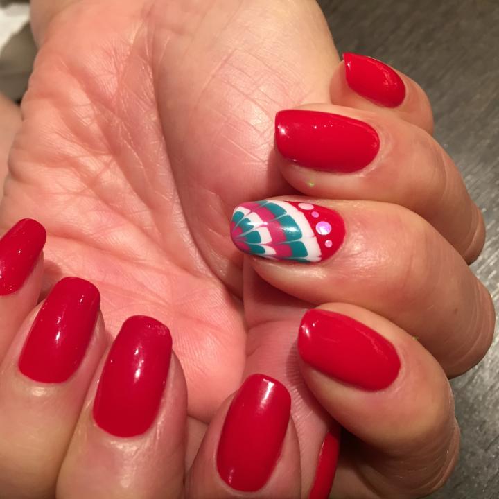 プロ直伝！ピーコックネイルを美しく仕上げる基本のやり方と失敗しないコツ