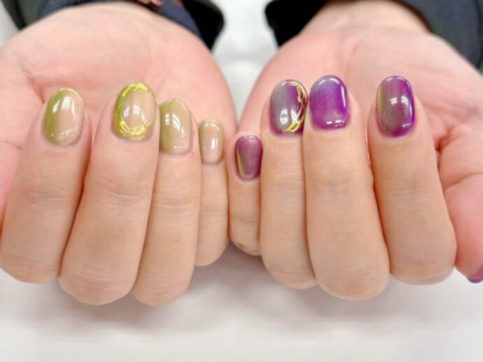 アシンメトリーのマグネットネイルデザイン