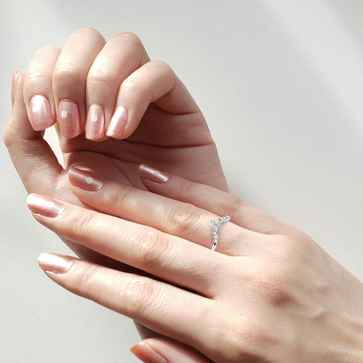 セルフネイルは短い爪でも映える！簡単デザイン＆ワンランクアップのコツとは？