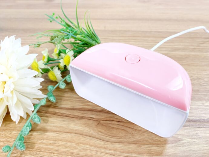 セルフ用のコンパクトなネイルライト